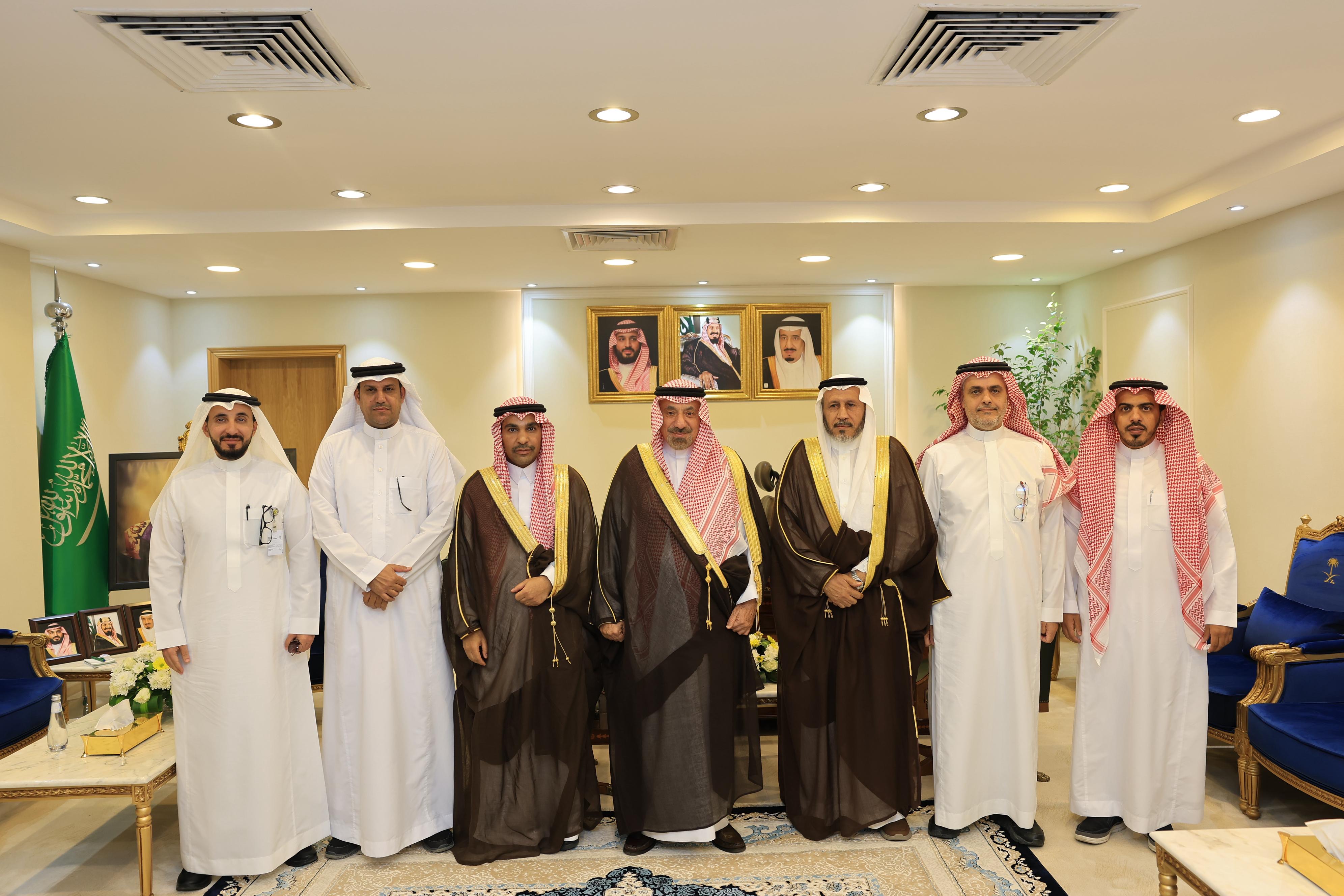 أمير نجران يستقبل مدير عام مركز استدامة ويطّلع على التقرير السنوي